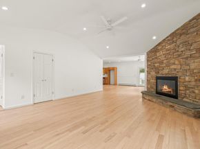 8 Maple Street, Glenwood Landing NY 11547