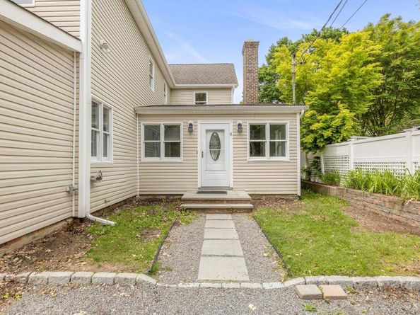 8 Maple Street, Glenwood Landing NY 11547