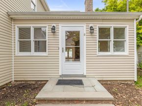 8 Maple Street, Glenwood Landing NY 11547