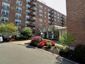 54-40 Little Neck Parkway 2K, Little Neck NY 11362
