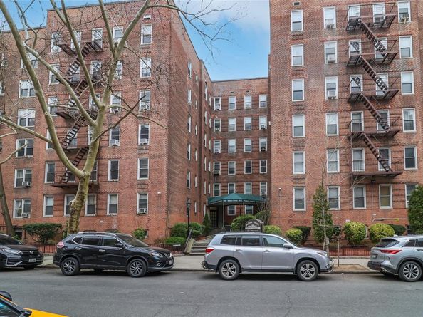 2105 Wallace Avenue 4A, Bronx NY 10462