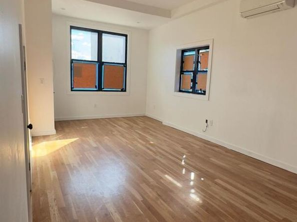 32 Radde Place, Brooklyn NY 11233