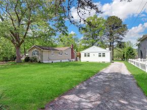 299 S River Road, Calverton NY 11933