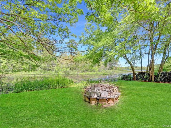 299 S River Road, Calverton NY 11933