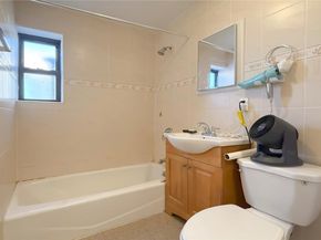 71-24 163rd Street 5A, Fresh Meadows NY 11365