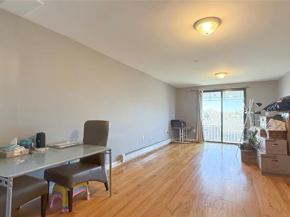 71-24 163rd Street 5A, Fresh Meadows NY 11365