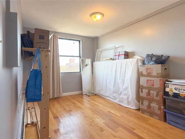 71-24 163rd Street 5A, Fresh Meadows NY 11365