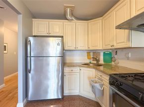 71-24 163rd Street 5A, Fresh Meadows NY 11365