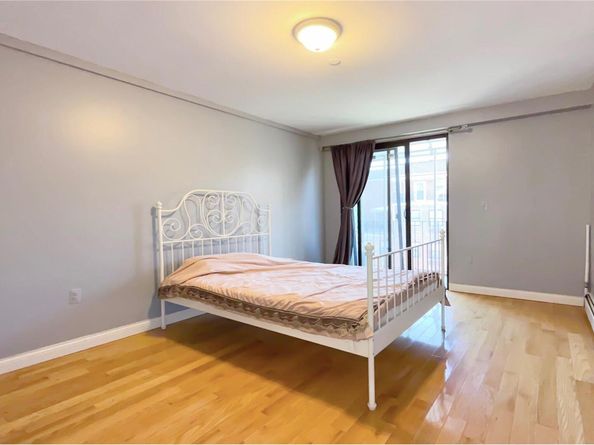 71-24 163rd Street 5A, Fresh Meadows NY 11365