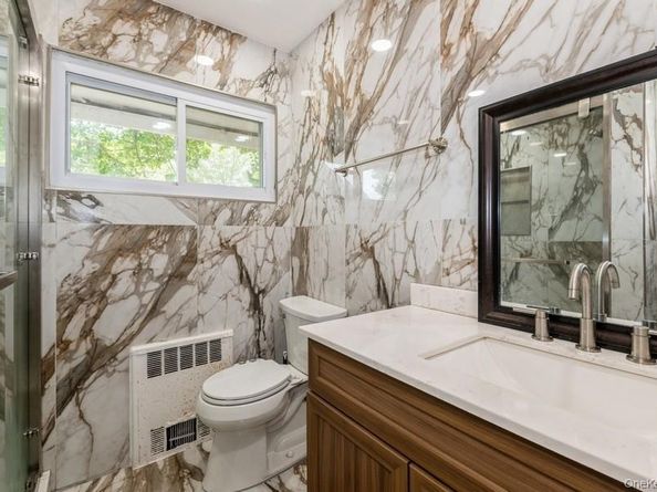 404 Foxdale Avenue, Oceanside NY 11572