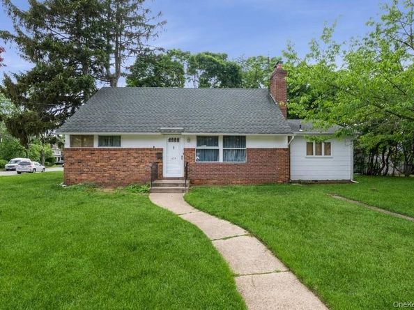 404 Foxdale Avenue, Oceanside NY 11572