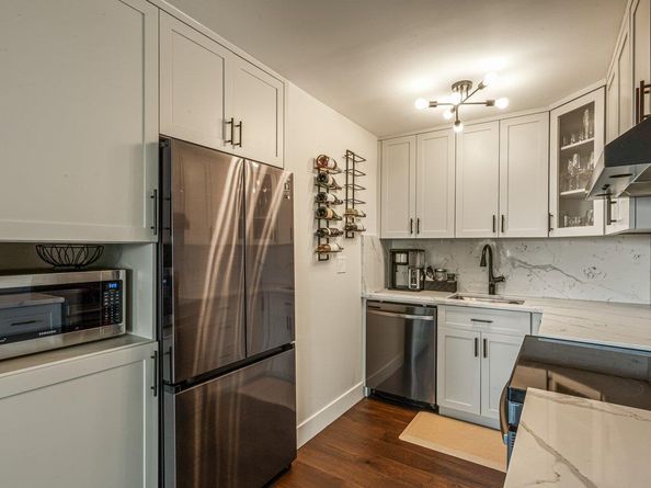 166-41 Powells Cove Boulevard 4B, Beechhurst NY 11357