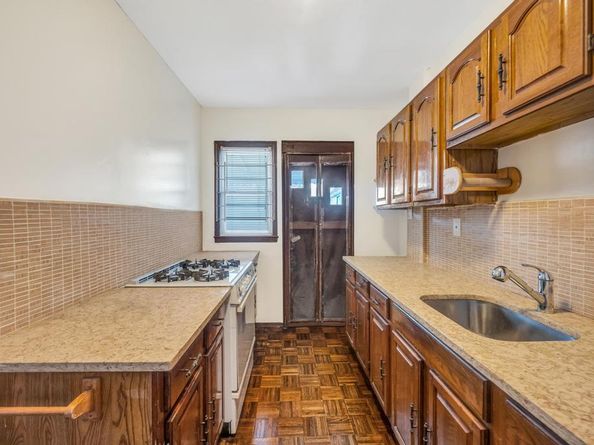 11467 202nd Street, Saint Albans NY 11412