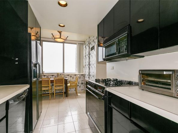271-10 Grand Central Parkway 27N, Floral Park NY 11005
