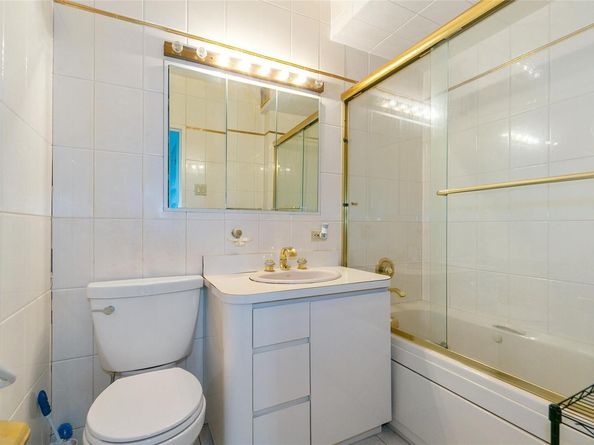 271-10 Grand Central Parkway 27N, Floral Park NY 11005