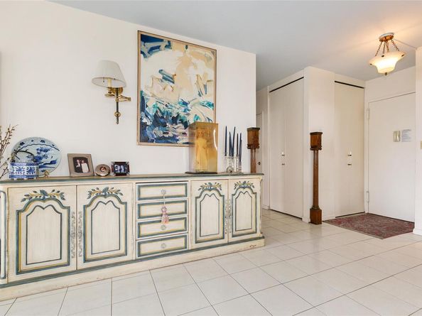 271-10 Grand Central Parkway 27N, Floral Park NY 11005