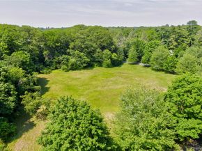 9 Meadow Spring Lane, Glen Cove NY 11542