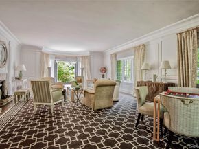 8 & 9 Meadow Spring Lane, Glen Cove NY 11542