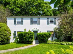 9 Meadow Spring Lane, Glen Cove NY 11542