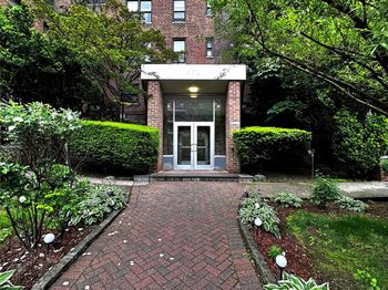 270 N Broadway