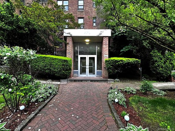 270 N Broadway 2HI, Yonkers NY 10701