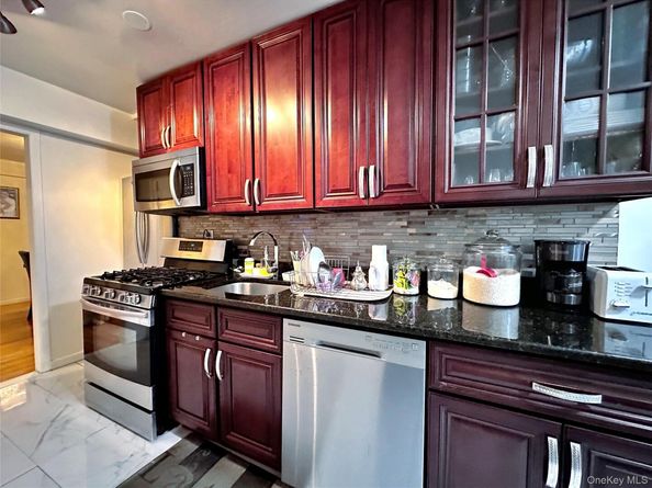 270 N Broadway 2HI, Yonkers NY 10701