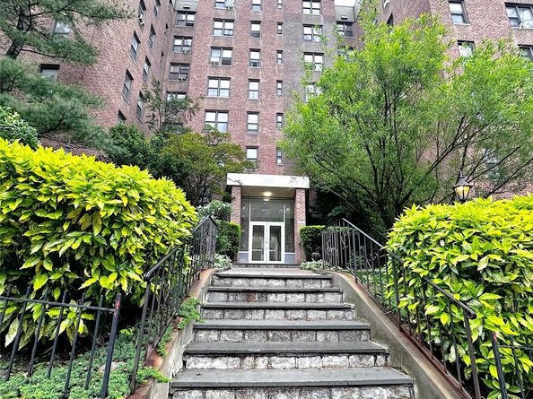270 N Broadway 2HI, Yonkers NY 10701