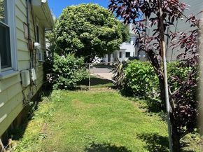 221 Lincoln Avenue, Mineola NY 11501