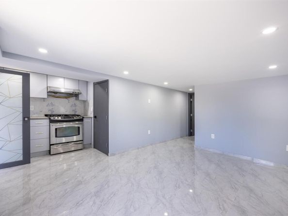 60-12 171 Street, Fresh Meadows NY 11365