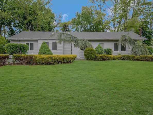 5 Charles Street, Selden NY 11784