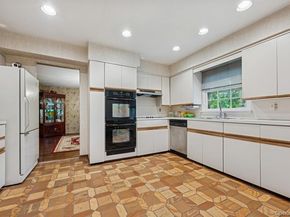 764 Sherwood Court, North Woodmere NY 11581