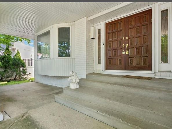 764 Sherwood Court, North Woodmere NY 11581