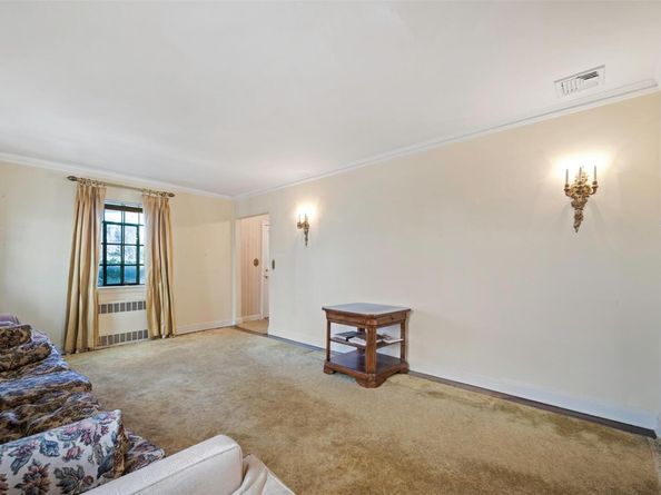 47-44 Glenwood Street, Little Neck NY 11362