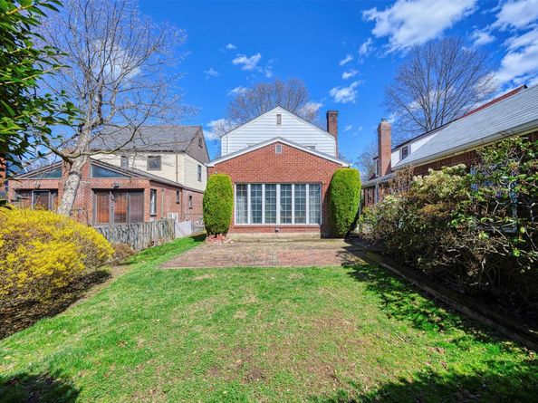 47-44 Glenwood Street, Little Neck NY 11362