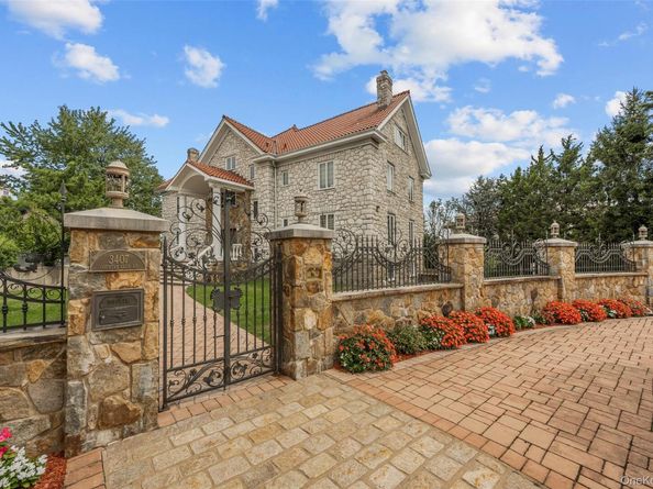 3407 Country Club Road, Bronx NY 10465