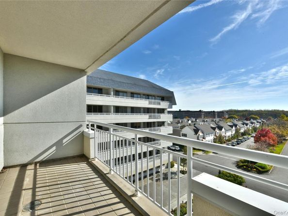 100 Harbor View Drive 423, Port Washington NY 11050