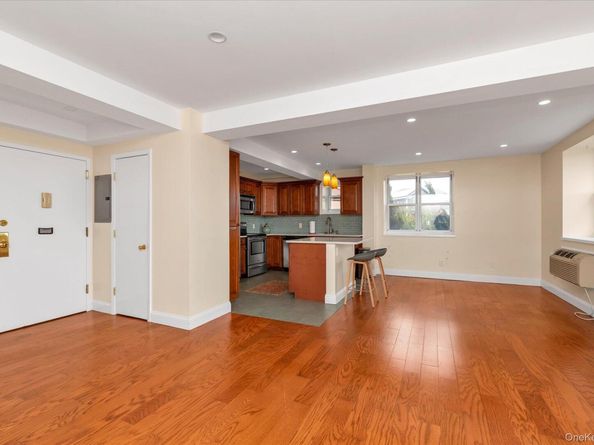 2 Richmond Road 1I, Long Beach NY 11561