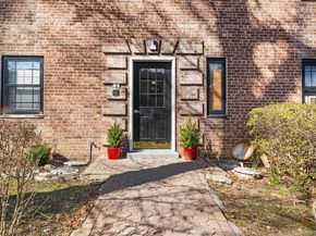 9 Manchester Road 2R, Eastchester NY 10709