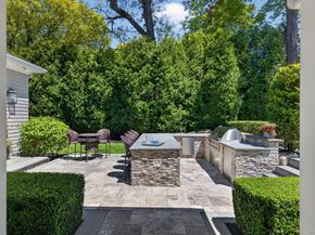32 Elm Street, Woodbury NY 11797