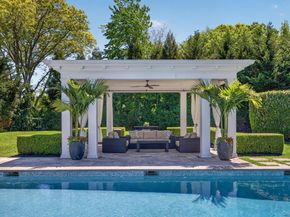 32 Elm Street, Woodbury NY 11797