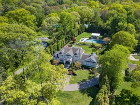 32 Elm Street, Woodbury NY 11797