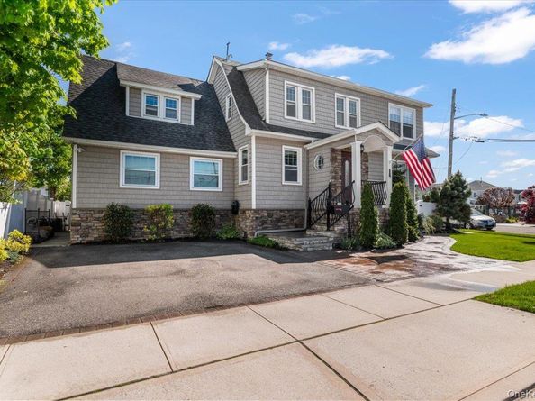 2968 Islip Court, Wantagh NY 11793