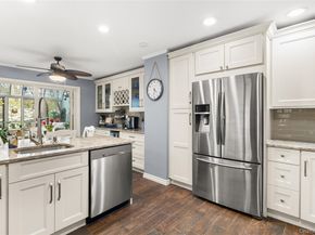 204 Mountain Ridge Drive 204, Mount Sinai NY 11766