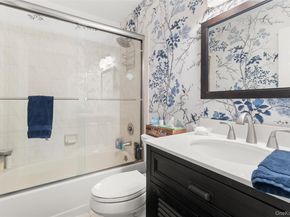 204 Mountain Ridge Drive 204, Mount Sinai NY 11766