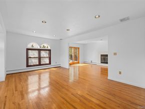 31 Woodward Street, Roslyn Heights NY 11577
