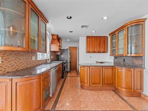 31 Woodward Street, Roslyn Heights NY 11577