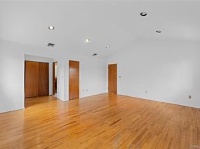 31 Woodward Street, Roslyn Heights NY 11577