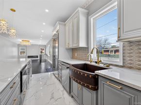 171 South Street, New Hyde Park NY 11040