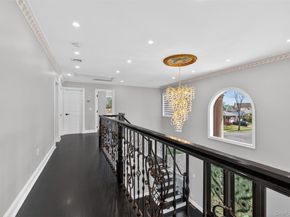 171 South Street, New Hyde Park NY 11040