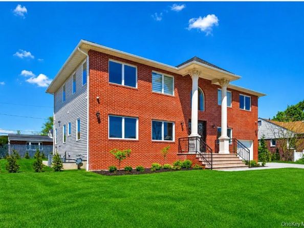 171 South Street, New Hyde Park NY 11040